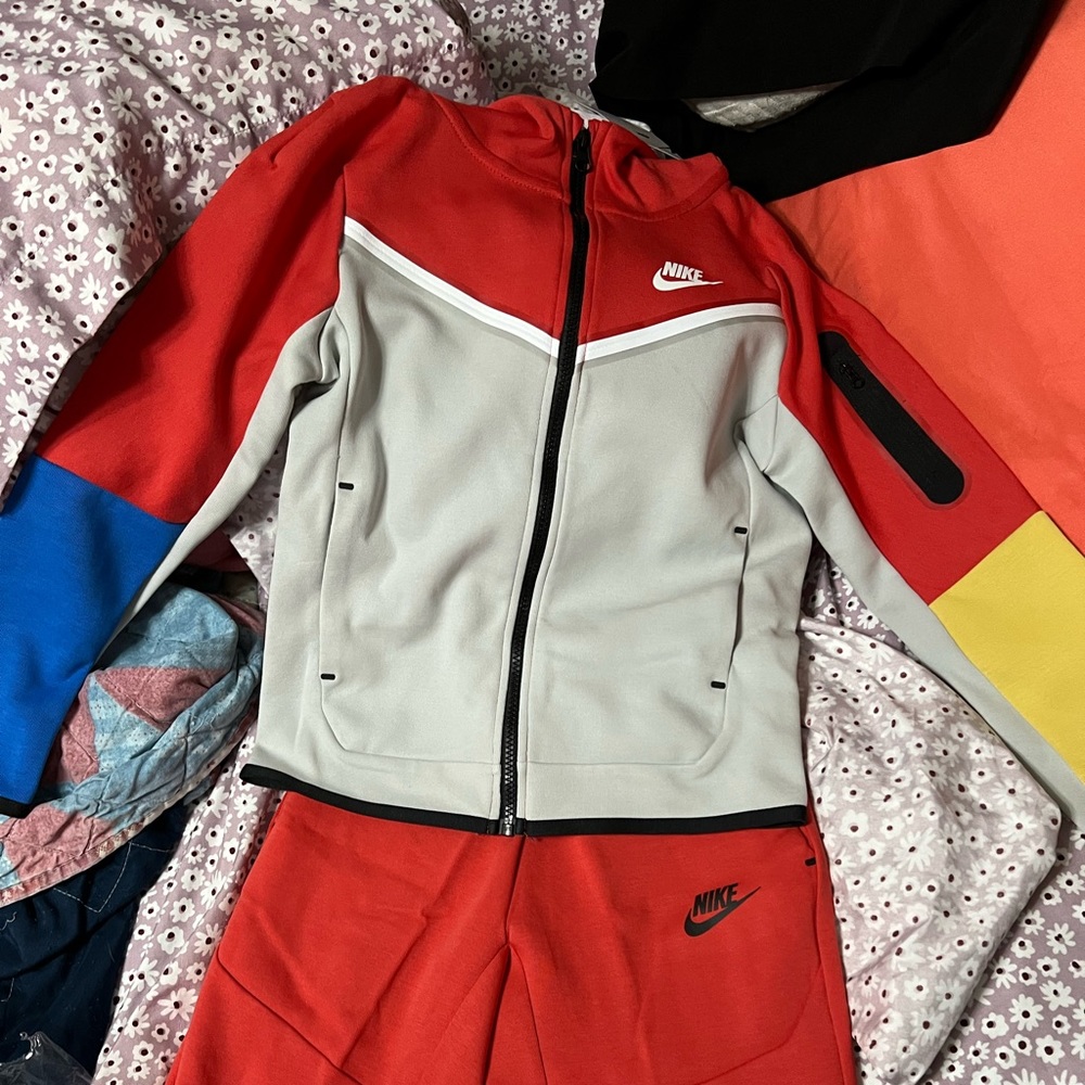 Nike boys size small